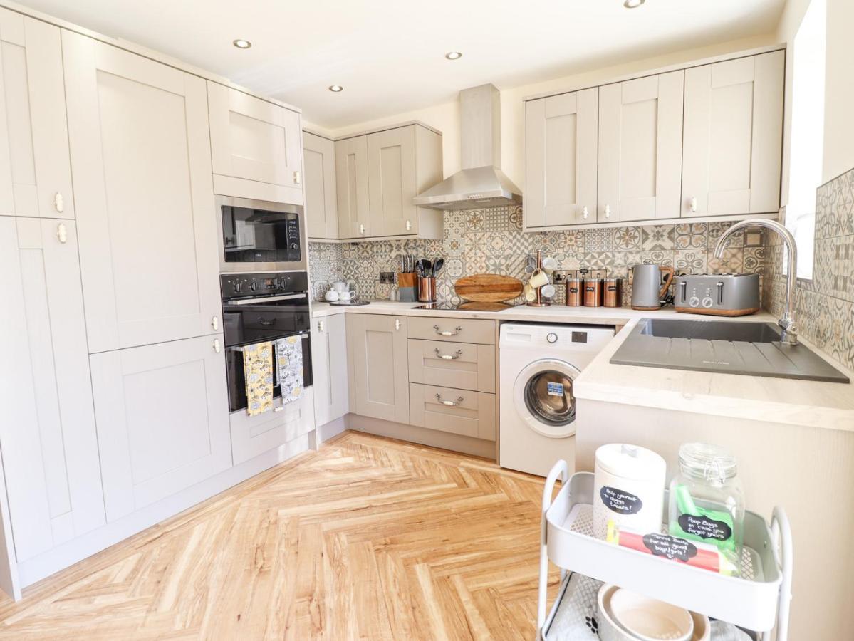 Varley Villa Newtown  Bagian luar foto