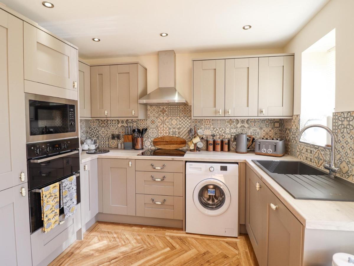 Varley Villa Newtown  Bagian luar foto